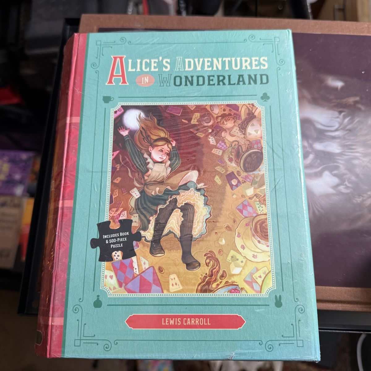 Alice in Wonderland Hardcover + 500-Puzzle Set
