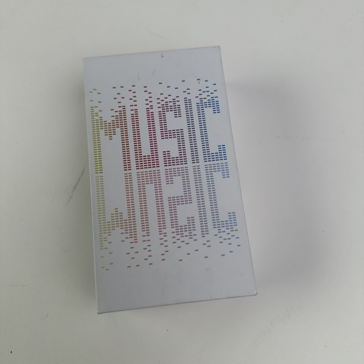 Digital Media Player & Colorful Fusil Container Set
